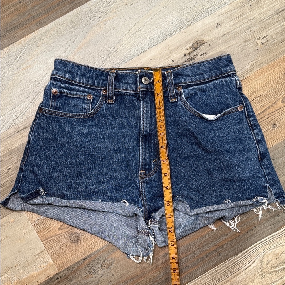 Abercrombie & Fitch dark cut off mom Jean Shorts - Picture 4 of 5